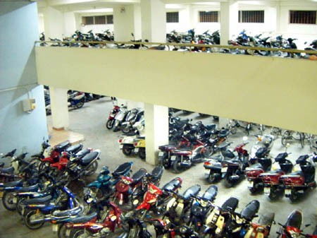 ĐBQH bàn về chuyện để xe máy, ôtô trong các chung cư ảnh 1