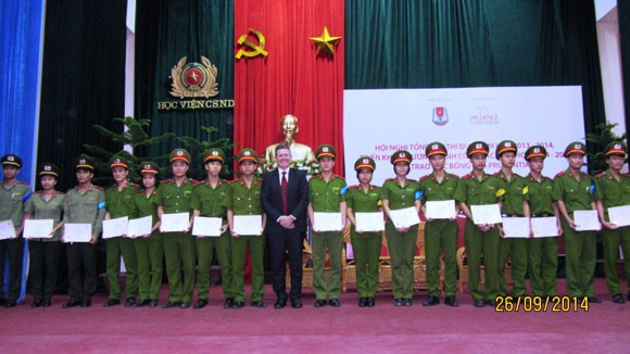Prudential Việt Nam trao học bổng cho sinh viên Học viện CSND ảnh 2