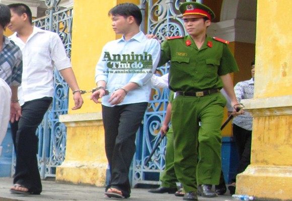 Thua độ bóng đá, thợ nữ trang chiếm đoạt hơn 754 chỉ vàng ảnh 1