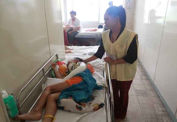 Đau lòng vụ cha mẹ "nhốt" trẻ khiến rơi mái nhà tử vong ảnh 1