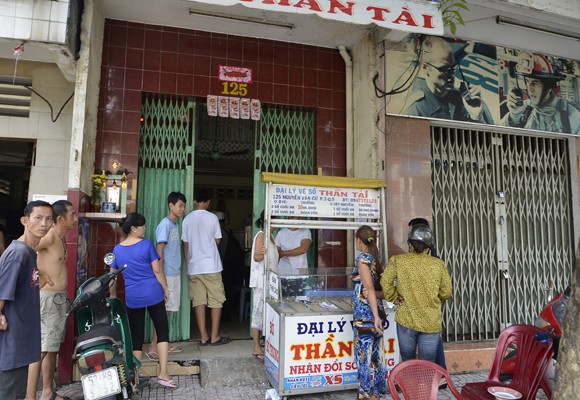 Tạt axít trả thù tình, 6 người vạ lây ảnh 1
