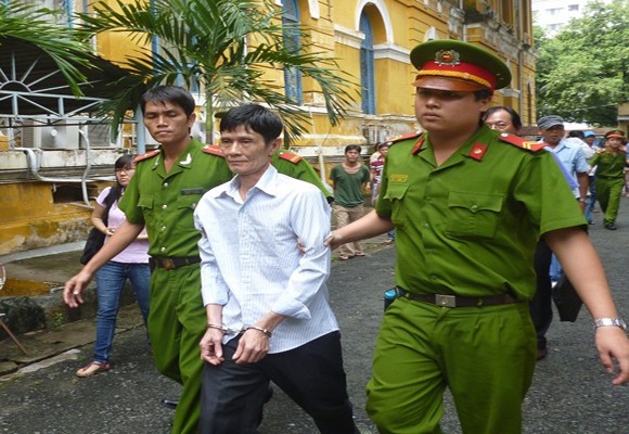 Xe ôm truy sát nhau đẫm máu trên phố ảnh 1