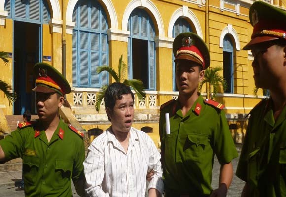 Tàn bạo giết người yêu rồi vùi xác xuống bùn ảnh 2