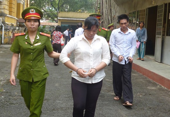 Vợ chồng cùng nhiễm "H", rủ nhau buôn ma túy ảnh 2