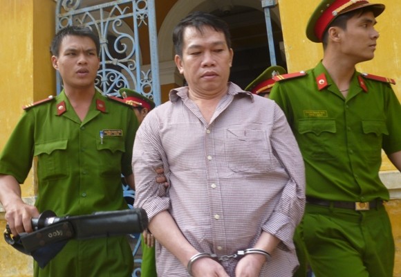 Cặp bồ nhưng thấy vợ đang ly thân có nhân tình vẫn cuồng ghen gây trọng án ảnh 2