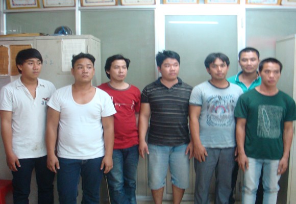 Ngày trộm cắp, tối mã tấu lận lưng đi gây án ảnh 3