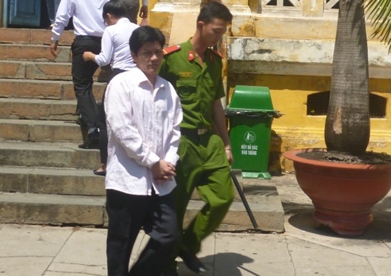Dùng điện bẫy chuột thành ra “bẫy” người ảnh 1
