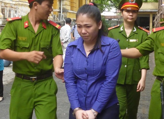Cái giá phải trả của thiếu nữ đua đòi kiếm tiền bằng con đường buôn ma túy ảnh 1