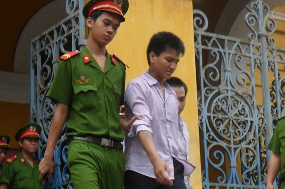 Đi cướp để “ra tay nghĩa hiệp” giúp bạn thân có tiền trả nợ ảnh 1