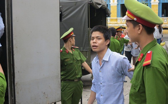 Quan hệ với bạn gái 13 tuổi, lãnh 8 năm tù ảnh 1