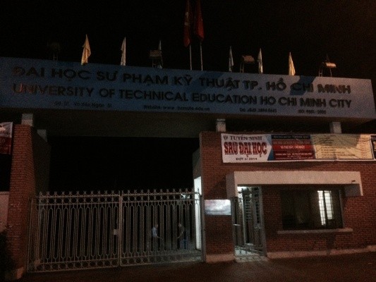 Nam sinh rơi từ tầng 5 trường đại học tử vong ảnh 1