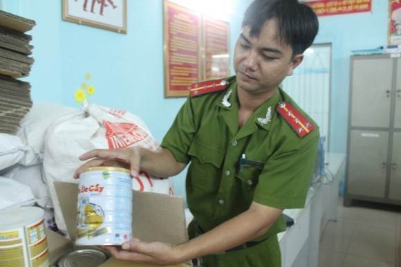 Điểm sản xuất sữa bột “chui” nhập nguyên liệu mập mờ từ Trung Quốc ảnh 1