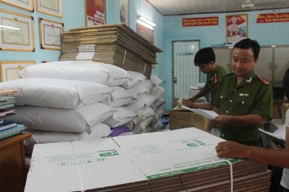 Điểm sản xuất sữa bột “chui” nhập nguyên liệu mập mờ từ Trung Quốc ảnh 2