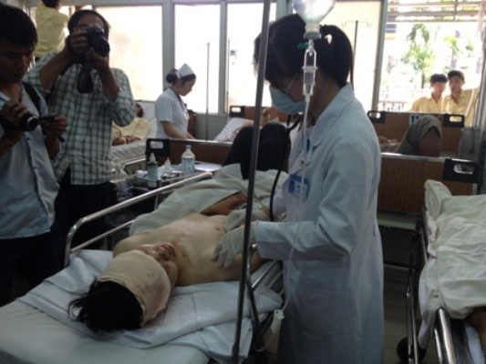 Xe khách húc đuôi xe tải trên cao tốc Trung Lương, 10 người thương vong ảnh 1