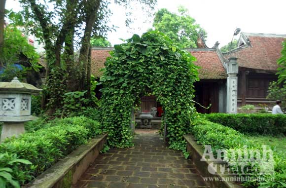 Sự thật về tảng đá khoác xiêm y hơn hai nghìn năm ảnh 2