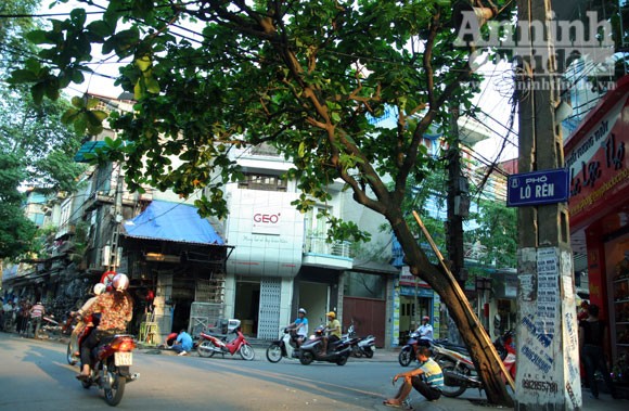 Nghề nóng và "chát chúa" nhất phố cổ ảnh 2