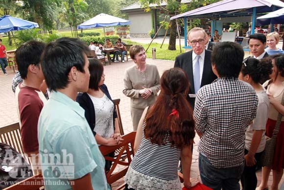 Nâng tầm quan hệ ngoại giao thông qua công tác giáo dục đào tạo. ảnh 2