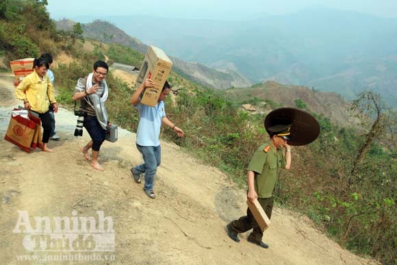 Có một "lầu son" ở ven trời Tây Bắc ảnh 3