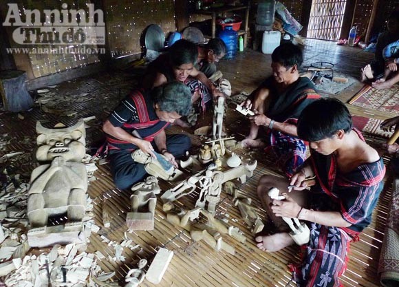 Bí ẩn phía trên những ngôi mộ người quá cố ảnh 1