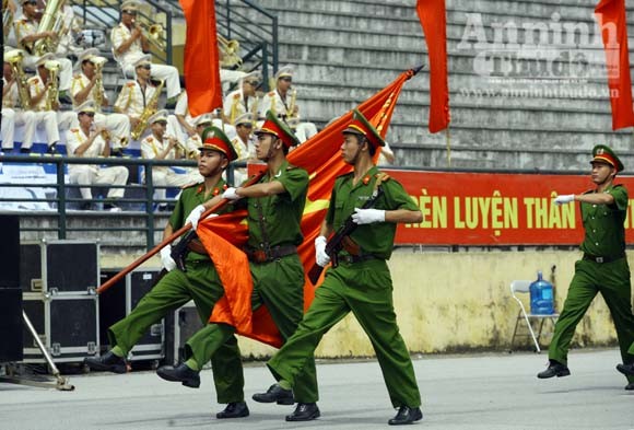 Nâng cao trách nhiệm, kỷ cương, kỷ luật trong công an nhân dân ảnh 2