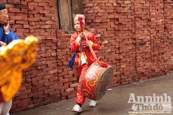 Gánh tuồng làng hóa thân cực kỳ chuyên nghiệp ảnh 5