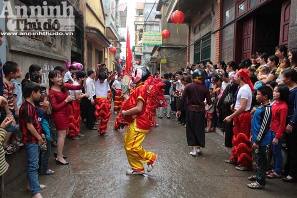 Gánh tuồng làng hóa thân cực kỳ chuyên nghiệp ảnh 6