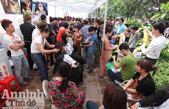 Cùng hội ngộ, trổ tài “đè đầu, vít cổ” người không quen biết ảnh 7