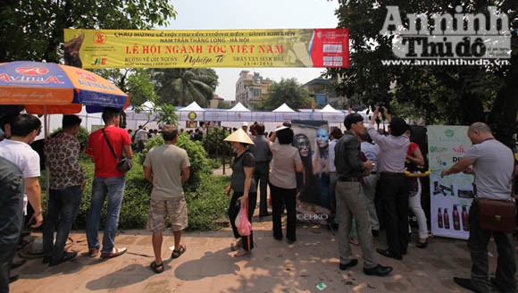 Cùng hội ngộ, trổ tài “đè đầu, vít cổ” người không quen biết ảnh 9