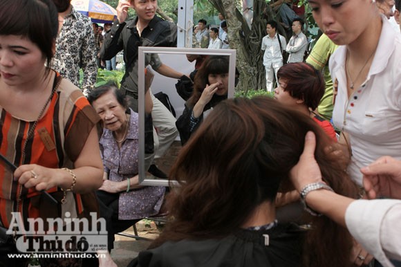 Cùng hội ngộ, trổ tài “đè đầu, vít cổ” người không quen biết ảnh 11