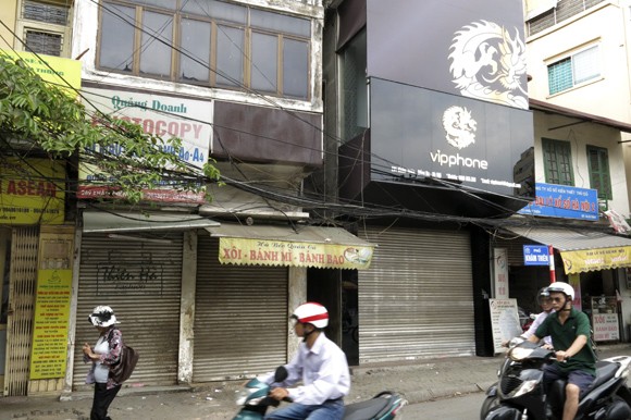 Shop sang trọng đồng loạt đóng cửa vì kinh tế suy thoái ảnh 9