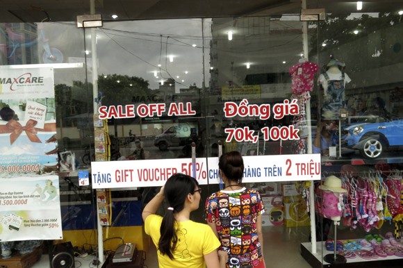 Shop sang trọng đồng loạt đóng cửa vì kinh tế suy thoái ảnh 11