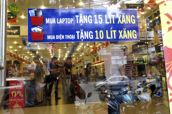 Shop sang trọng đồng loạt đóng cửa vì kinh tế suy thoái ảnh 3