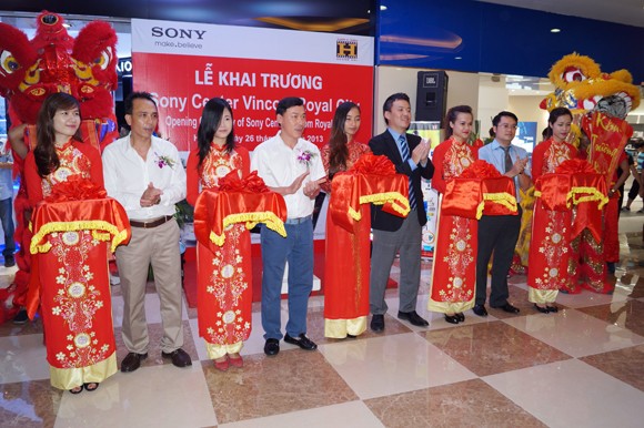 Mục sở thị chiếc TV đắt nhất Việt Nam ảnh 1