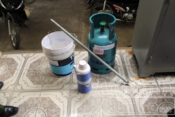 Lấn chiếm ngõ xóm, đánh trọng thương tổ công tác ảnh 2