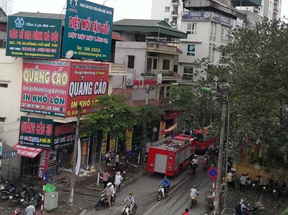 Khách hàng hết hồn vì quán cà phê bỗng dưng phát hỏa ảnh 2