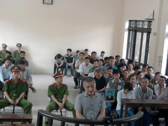 Vợ ngoại tình với bạn tại nhà bị chồng phát hiện đâm chết ảnh 1
