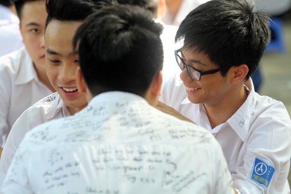 Những cung bậc cảm xúc “mùa” chia tay mái trường ảnh 2