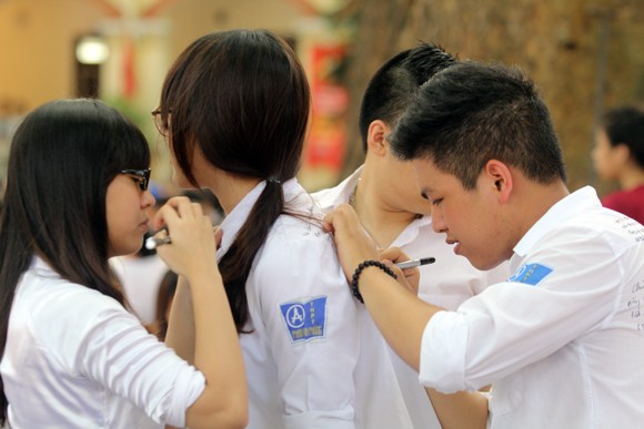 Những cung bậc cảm xúc “mùa” chia tay mái trường ảnh 7
