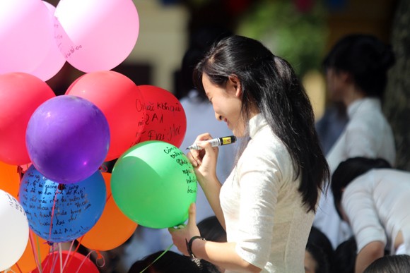 Những cung bậc cảm xúc “mùa” chia tay mái trường ảnh 8