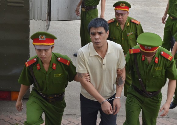 Đào nền nhà để giấu ma túy nhưng vẫn không thoát ảnh 1