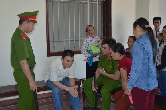 Kẻ ma mãnh cho ma túy vào bao cao su rồi giấu trong hậu môn ảnh 1