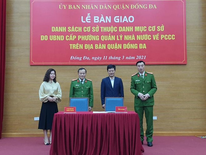 Bàn giao cơ sở thuộc diện quản lý nhà nước về phòng cháy, chữa cháy cho cấp phường ảnh 1