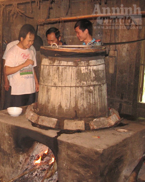 Cay nồng rượu ngô Bản Phố ảnh 7