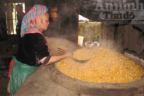 Cay nồng rượu ngô Bản Phố ảnh 4