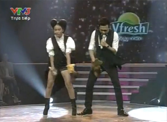 "Chân dài" Hà Anh và Hồ Trung Dũng giành vé "vớt" ảnh 4
