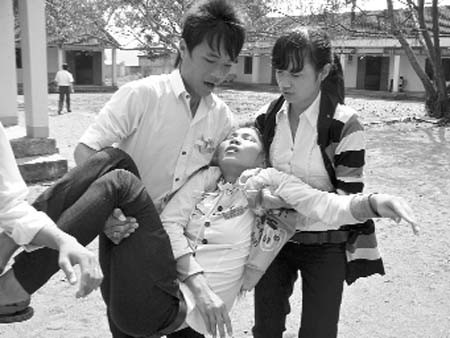 Tin thêm vụ học sinh ngất xỉu hàng loạt tại Quảng Nam ảnh 1