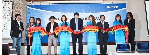 Công bố quan hệ hợp tác chiến lược giữa Microsoft và Nguyễn Kim ảnh 1