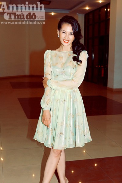 Anh Thư rạng ngời đi xem khiêu vũ ảnh 6
