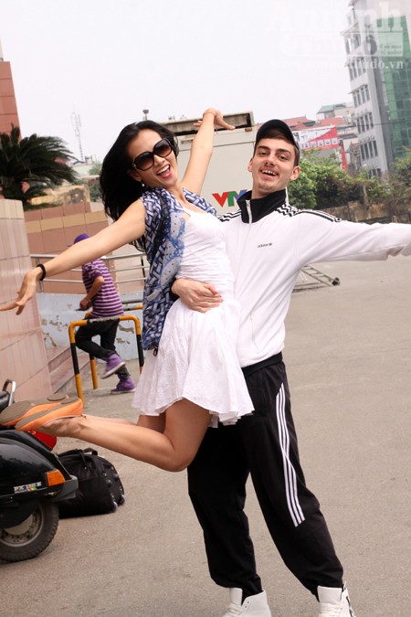 Phương Thanh nhí nhảnh tạo dáng cùng Anh Thư ảnh 8