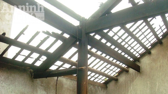 Lấy nhầm xăng để thắp đèn, 4 người trong một gia đình suýt mất mạng ảnh 1